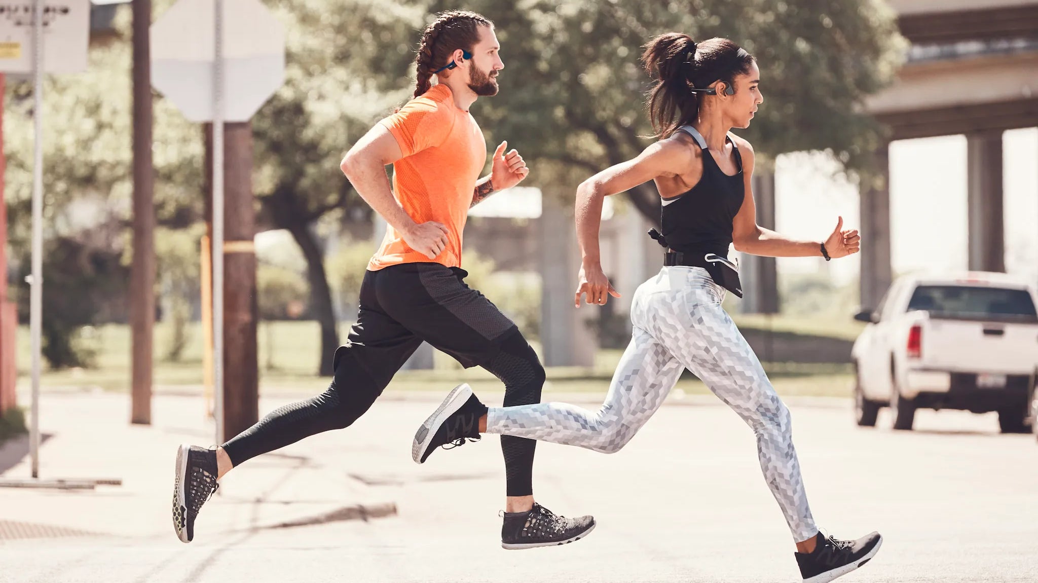 FOR MUSIC LOVERS: THE BEST WAY TO LISTEN TO MUSIC WHILE RUNNING