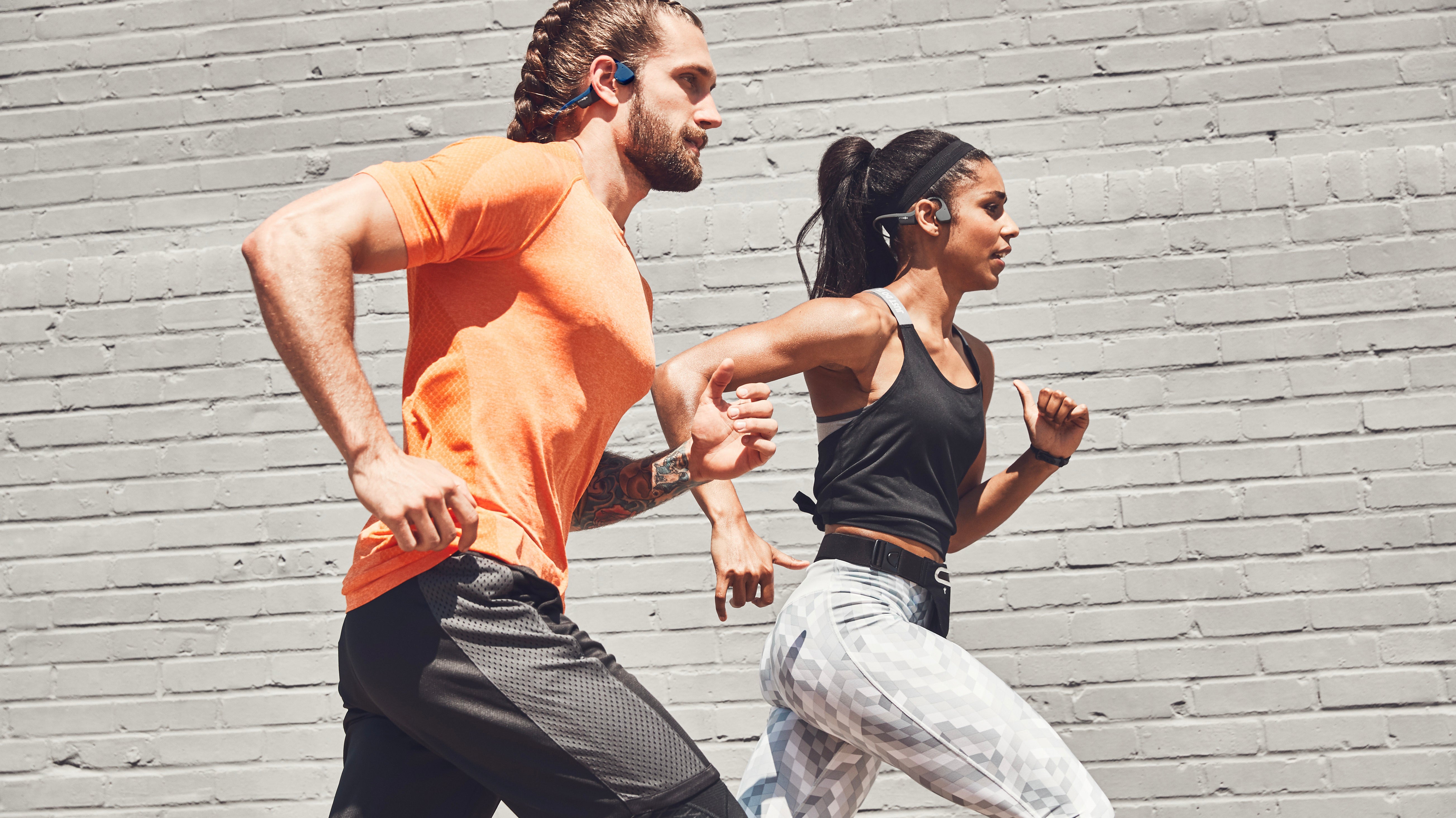 HOW MUSIC HELPS RUNNERS