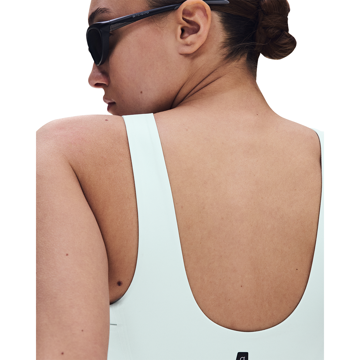 ON Core 2-in-1 Crop