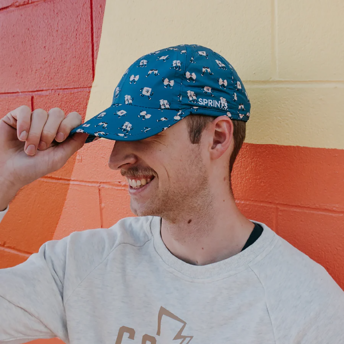 Sprints Race Day Hat White Navy Unisex