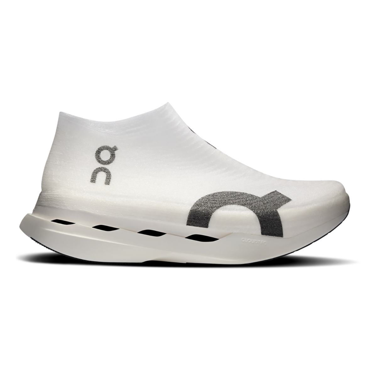 White - Black / D / 4.5 M / 6 W