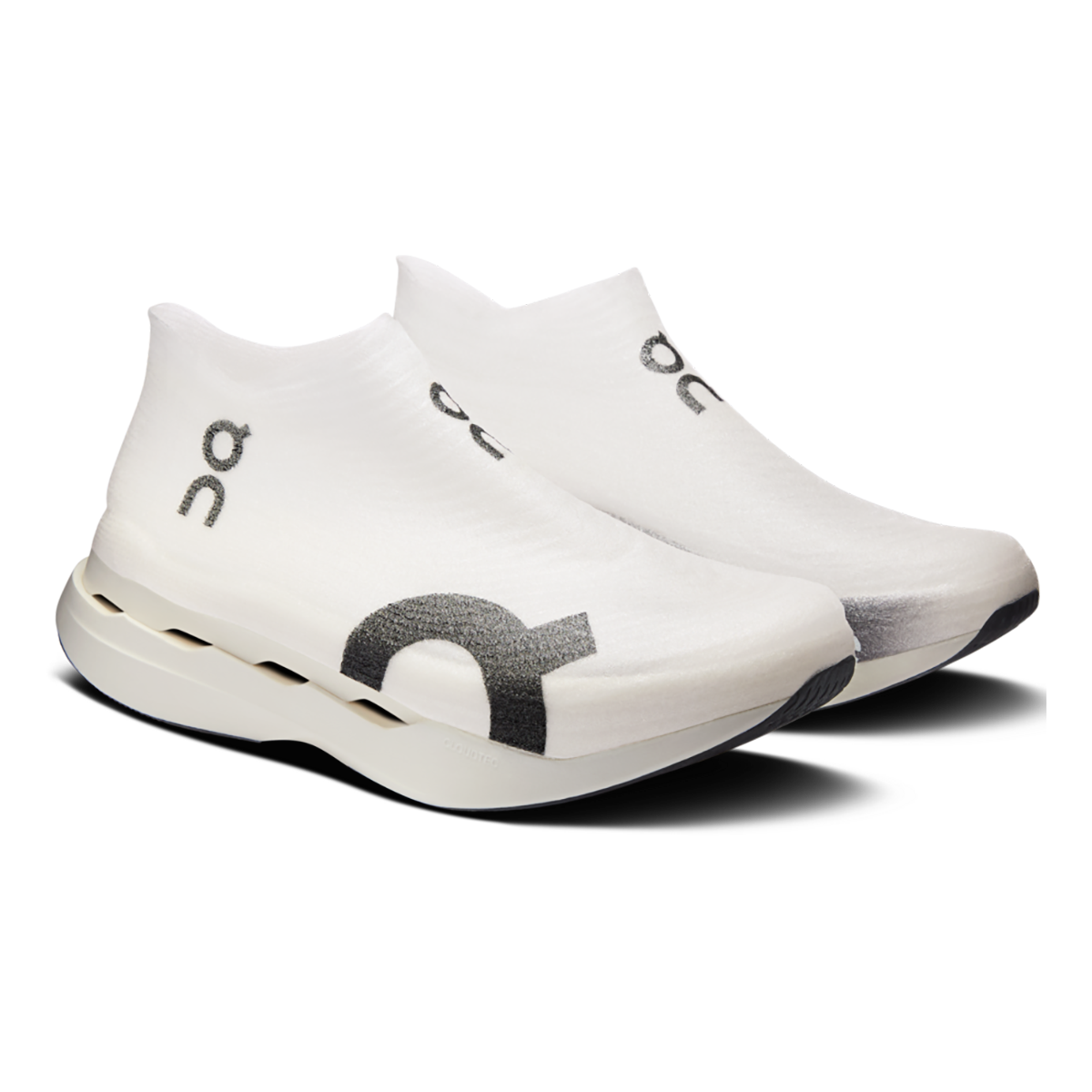 ON Cloudboom Strike LS