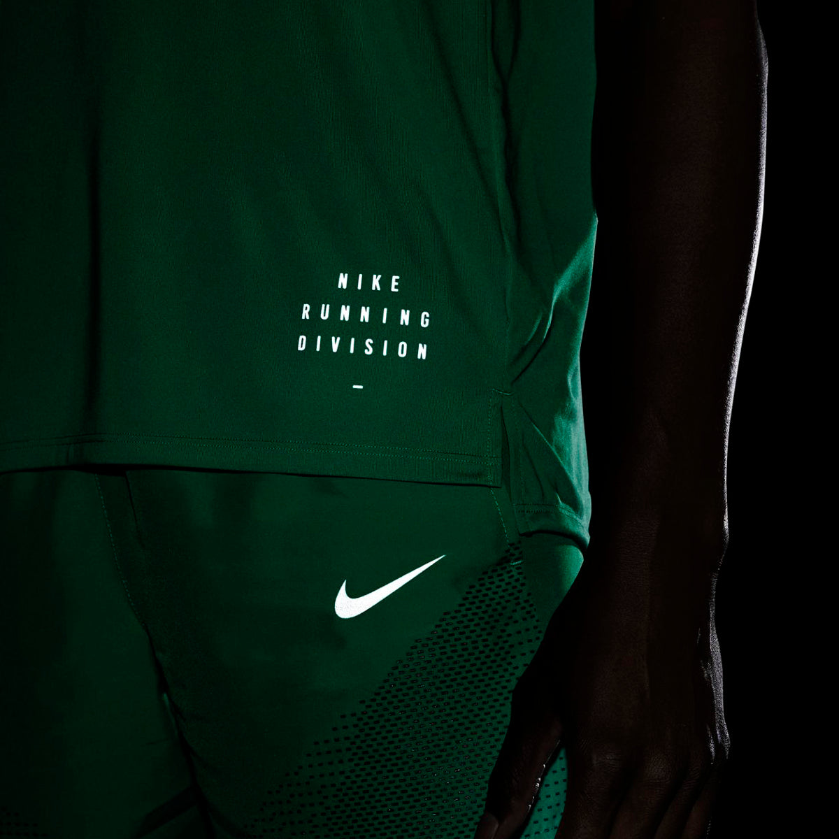 Nike Dri-FIT Run Divison Rise 365 Shortsleeve