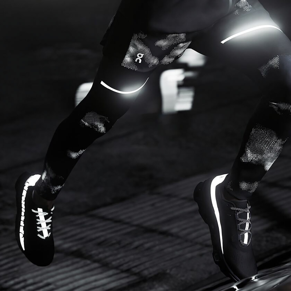 ON Cloudmonster Lumos