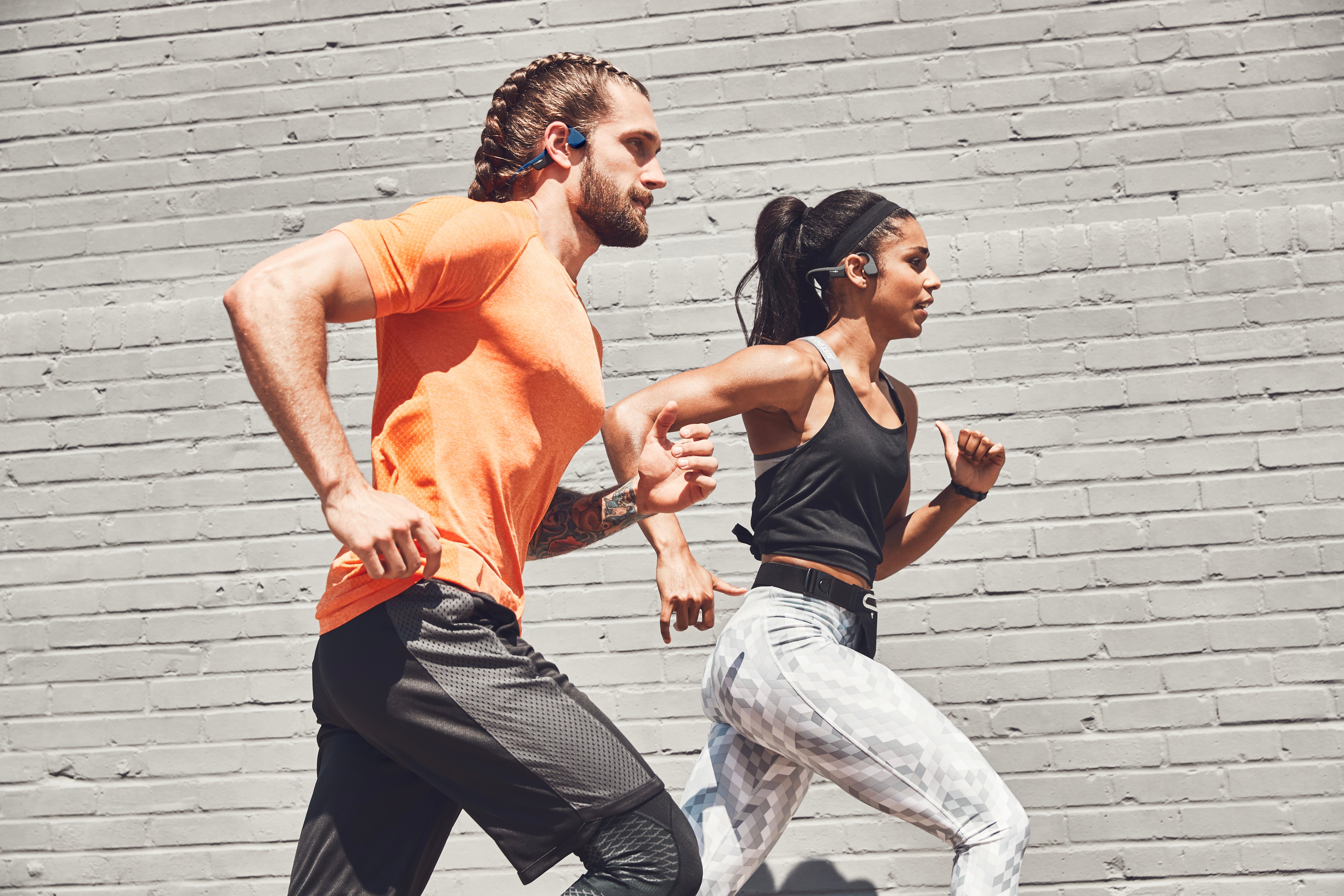 HOW MUSIC HELPS RUNNERS