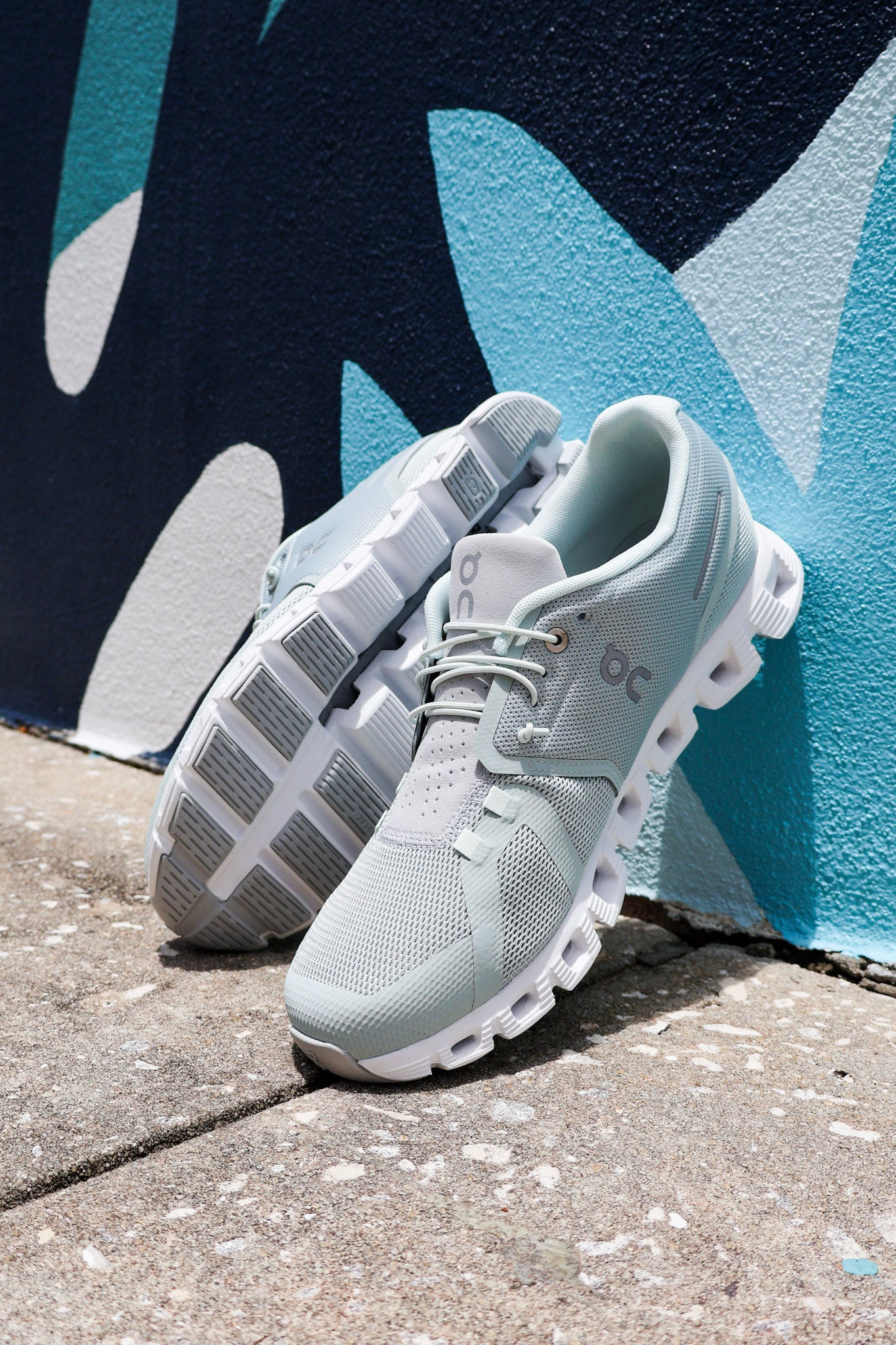 ON CLOUD 5: YOUR NEW FAVORITE SHOE FOR EVERYDAY