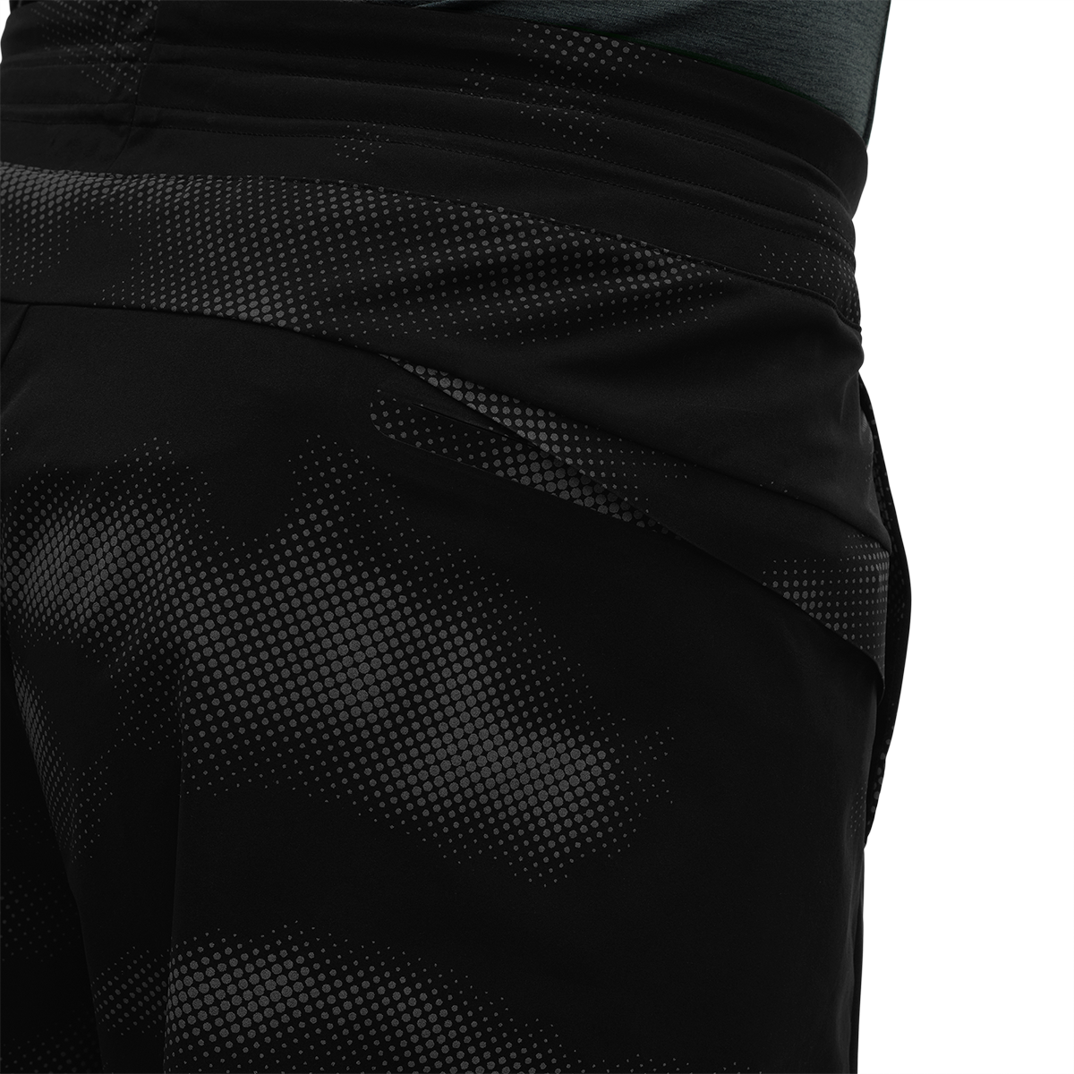 ON Hybrid Lumos Short