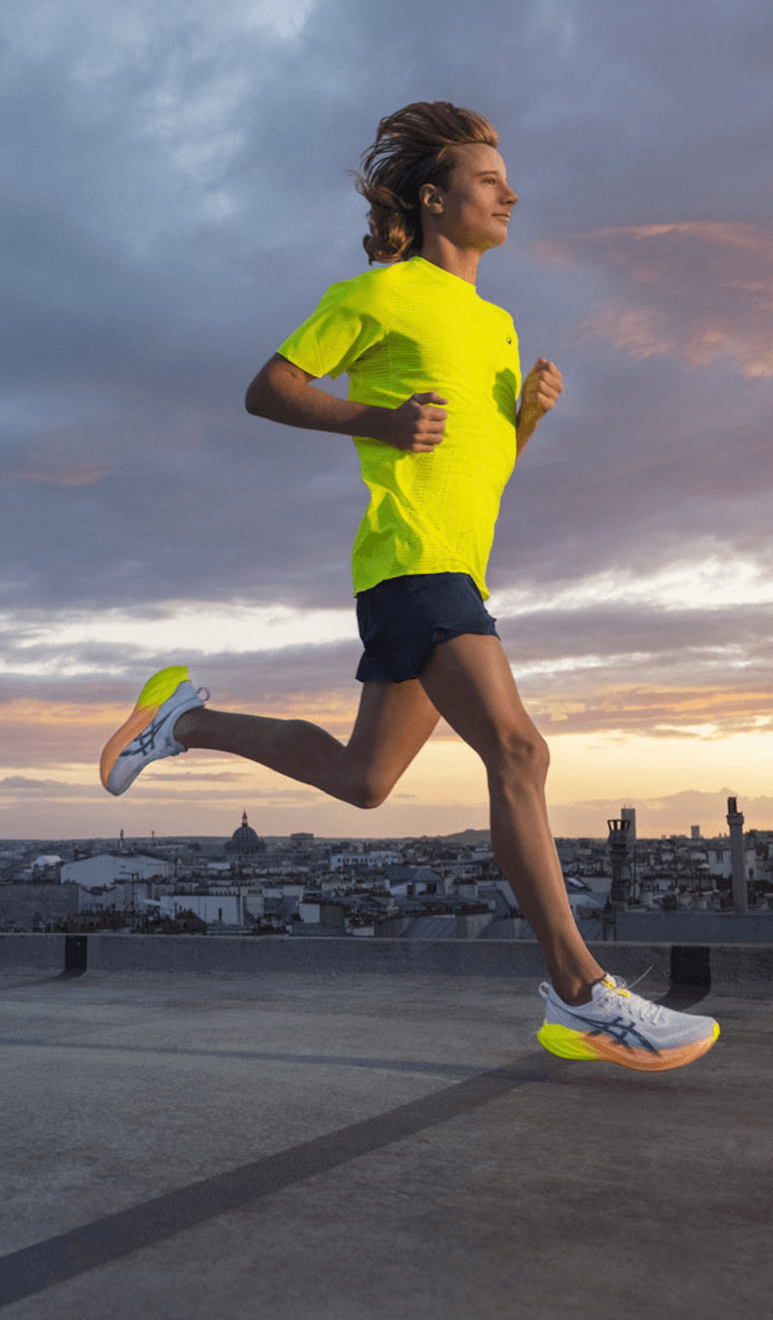 Bottom Profile of the Asics Superblast 2 showing the  FF TURBO PLUS cushioning