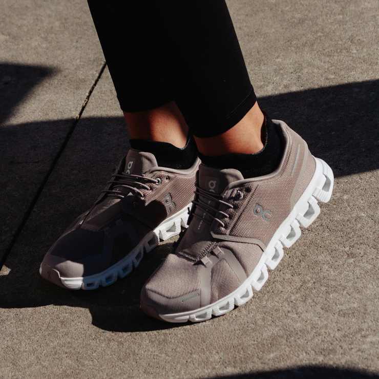 On Running Women's Cloud 6 Coast Sneaker in Aloe/Limelight